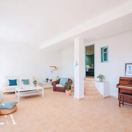 فيلة Lemon Azul-1 By Interhome *